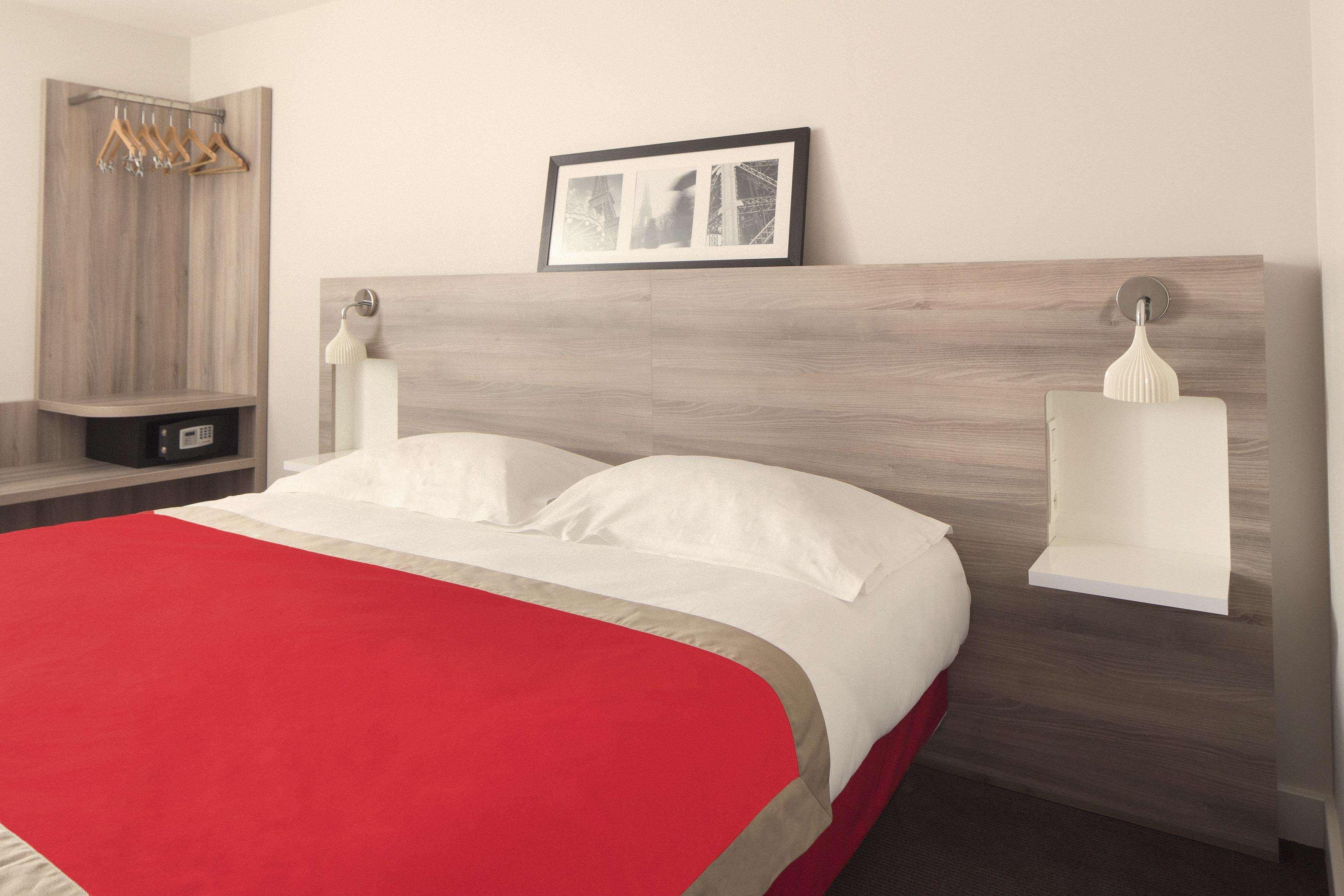 Kyriad Paris Est - Bois De Vincennes Hotel 3*