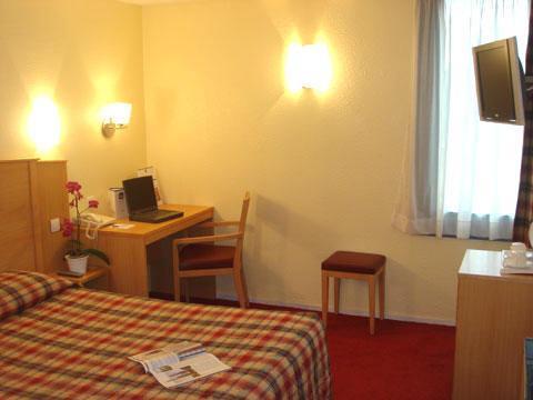Hotel Kyriad Paris Est - Bois De Vincennes